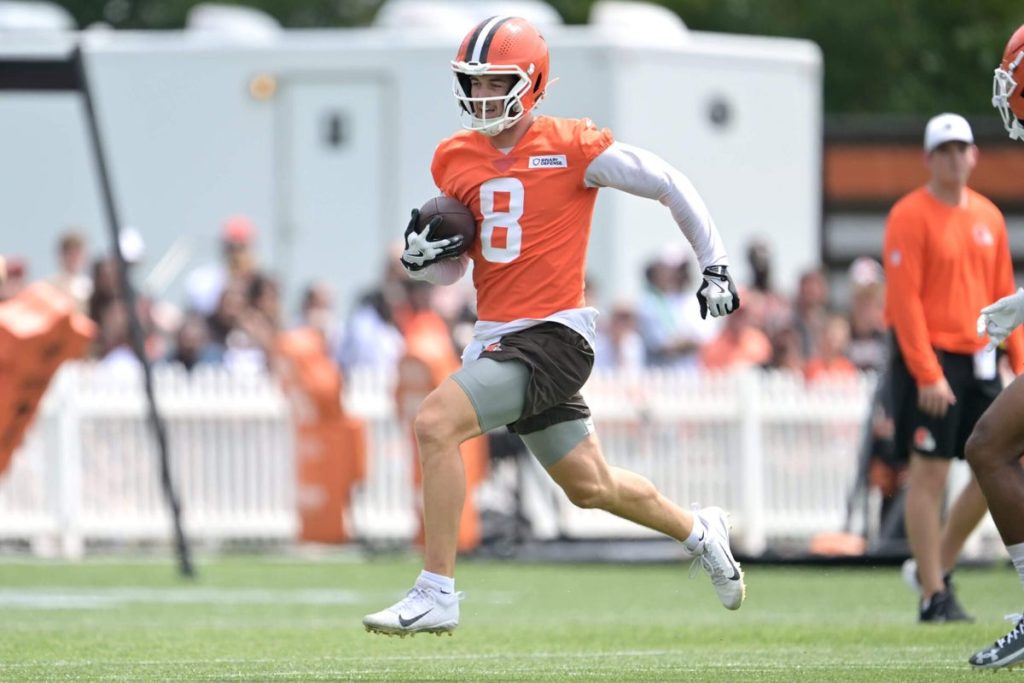 Browns QB Kenny Pickett injures hamstring at practice: Reports