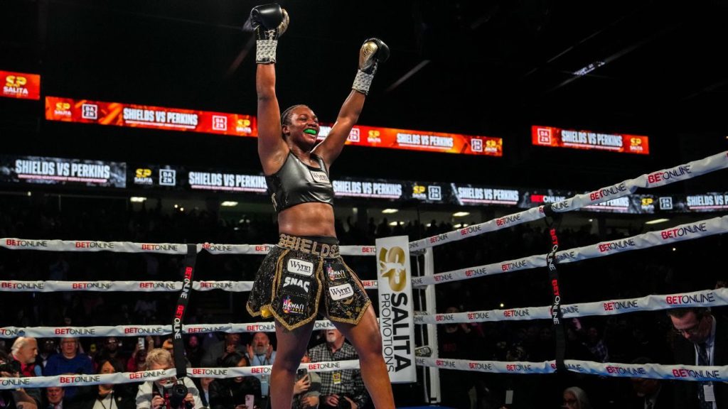Claressa Shields defends undisputed crown vs. Lani Daniels