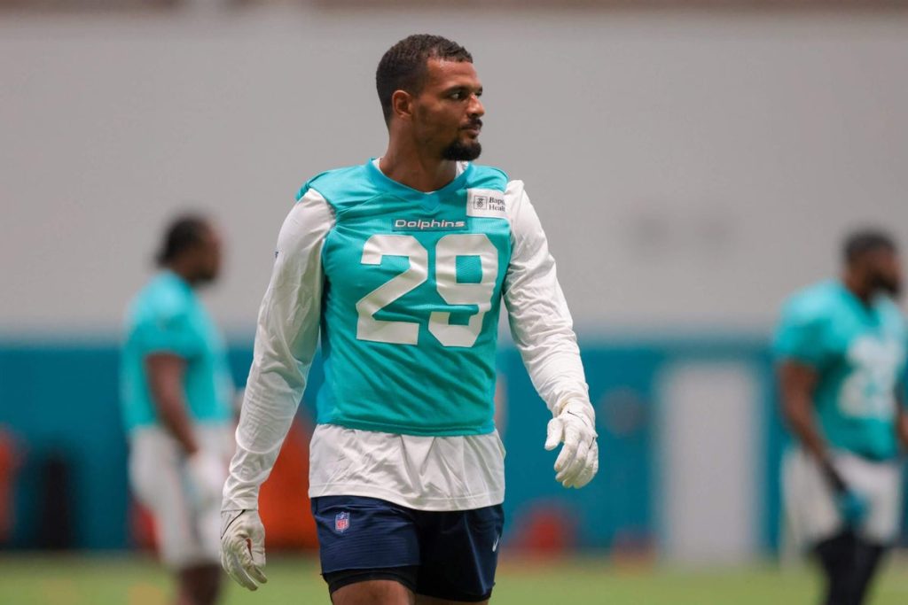 Dolphins, Minkah Fitzpatrick agree to revised deal including $16 million signing bonus