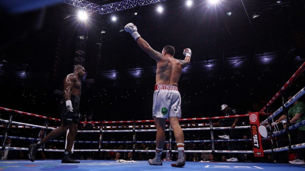 Dubois must learn from Usyk's mental strength - Frank Warren