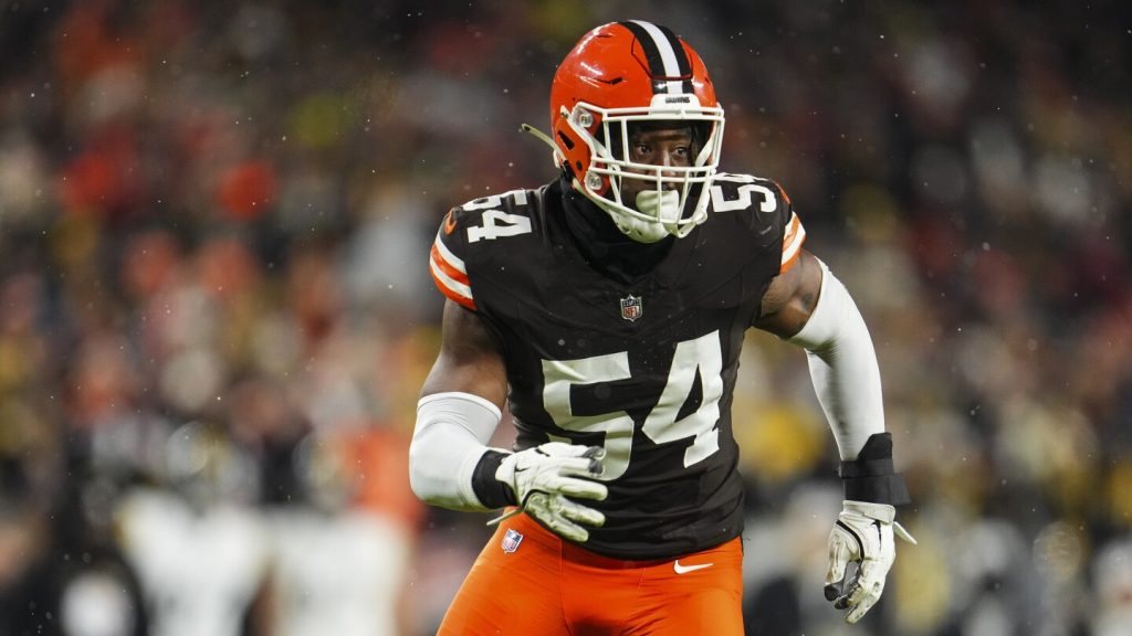 Eagles sign DE Ogbonnia Okoronkwo, DT Jacob Sykes