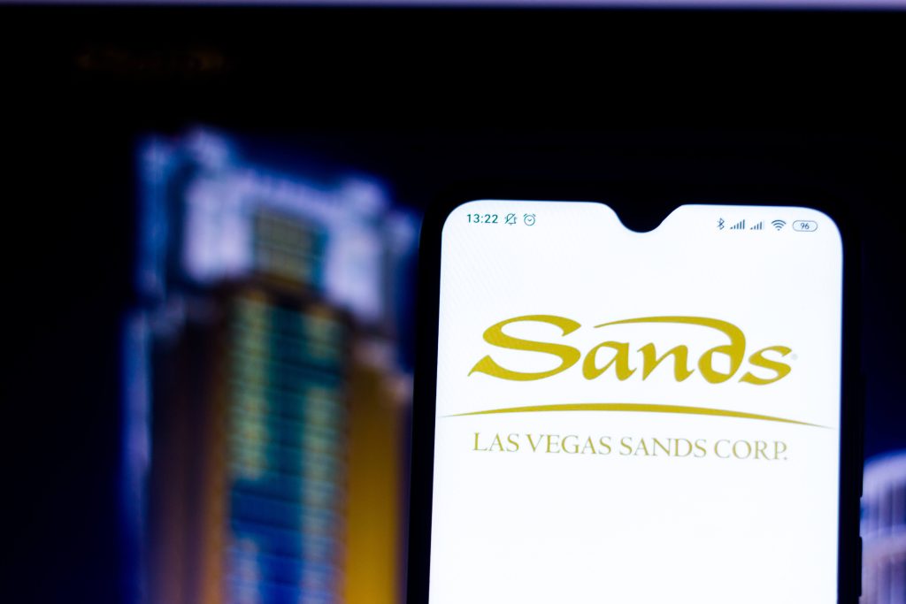 Las Vegas Sands Q2 Earnings Rise on Singapore Strength