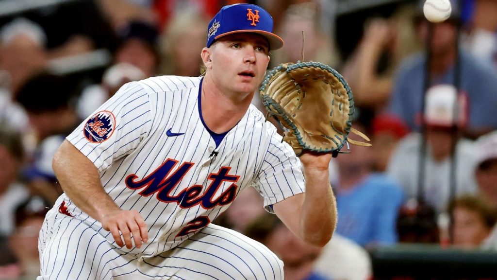 Mets' Pete Alonso doesn't start, but extends streak to 354 games