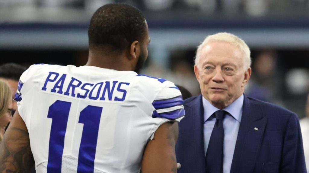 Micah Parsons contract: Cowboys fans shout 'Pay Micah!' at owner Jerry Jones with latest talks at stalemate