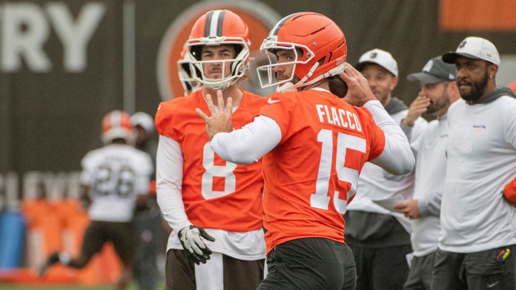 No timeline for Browns' Pickett; Flacco to get most QB1 reps