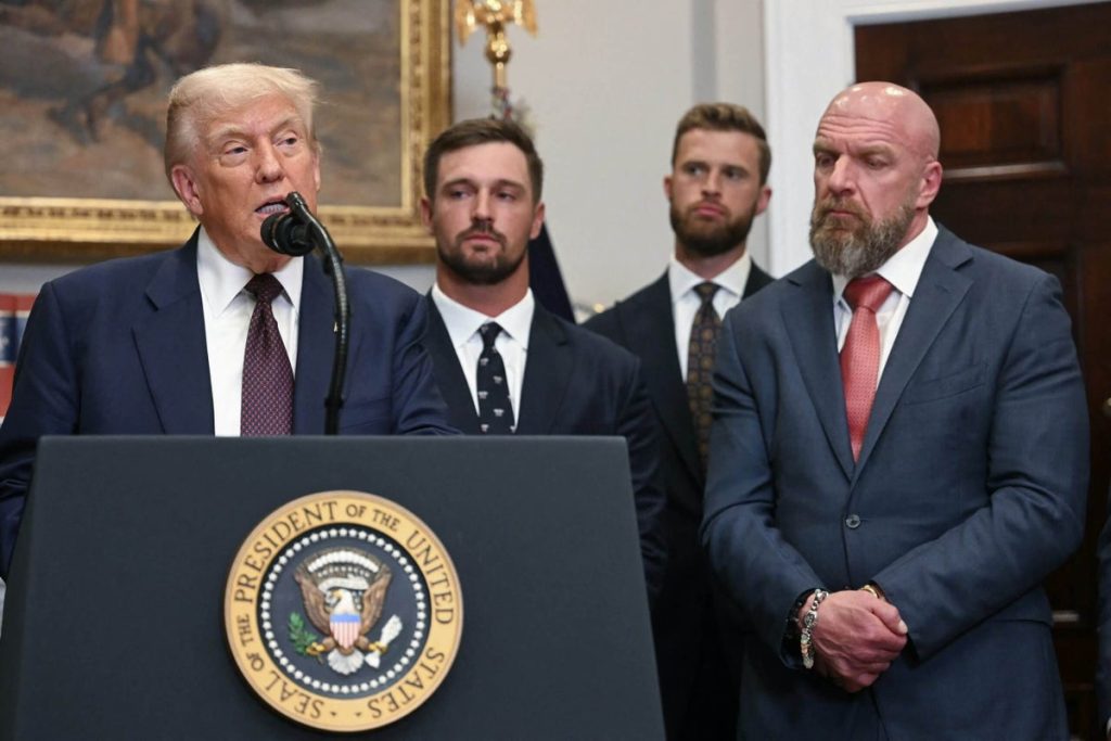 President Trump, flanked by sports stars, signs executive order to bring back Presidential Fitness Test