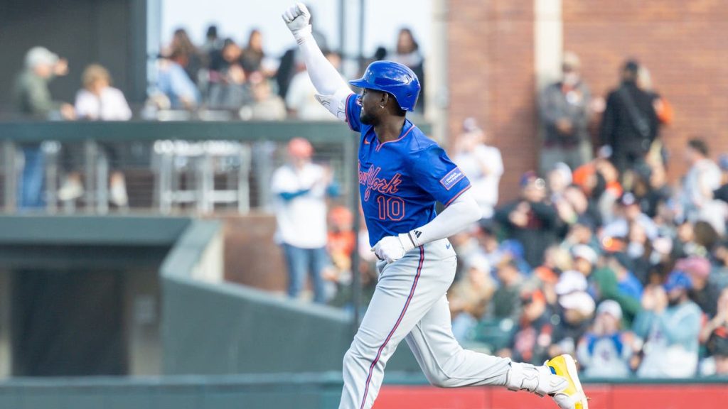 Ronny Mauricio powers Mets past Giants with first career four-hit night: ‘He made it look easy’ Ronny Mauricio powers Mets past Giants with first career four-hit night: ‘He made it look easy’