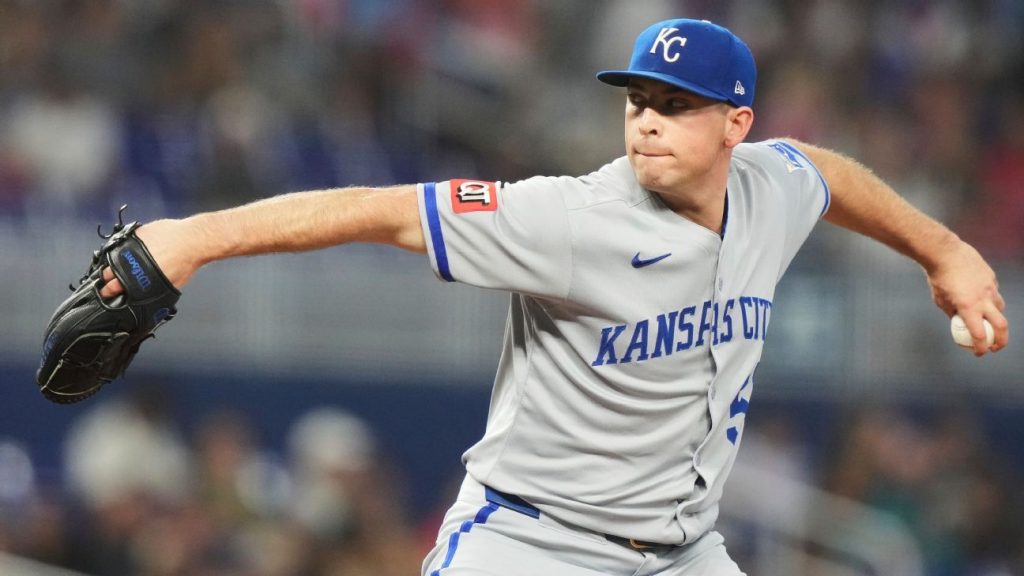 Royals' Kris Bubic to miss rest of season with shoulder injury