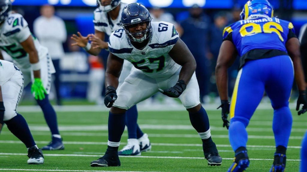 Source - Seahawks LT Charles Cross undergoes finger surgery