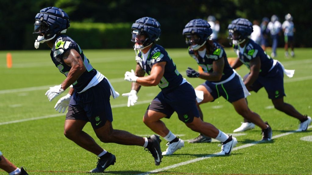 Source: Seahawks RB Kenny McIntosh believed to have torn ACL
