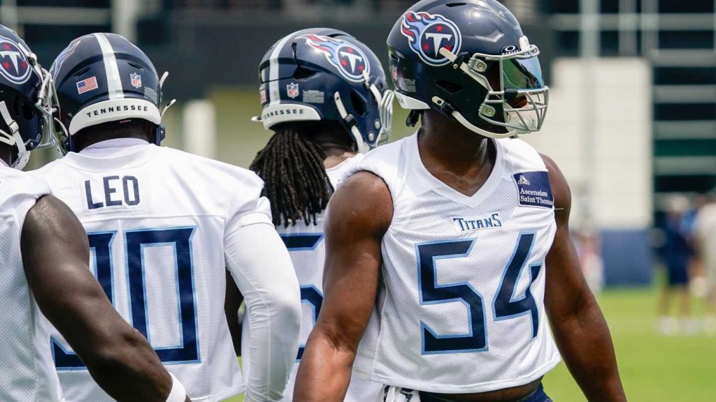 Titans OLB Lorenzo Carter announces retirement