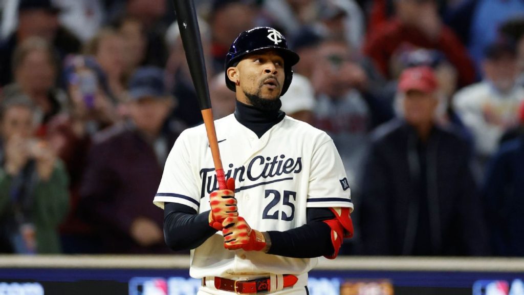 Twins place outfielder Byron Buxton (rib cage) on 10-day IL