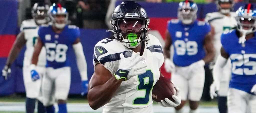 10 Must-Have Running Backs (2025 Fantasy Football)