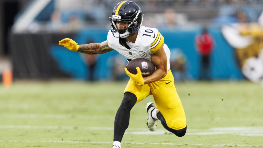 Aaron Rodgers sees big potential for receiver Roman Wilson in Steelers' offense