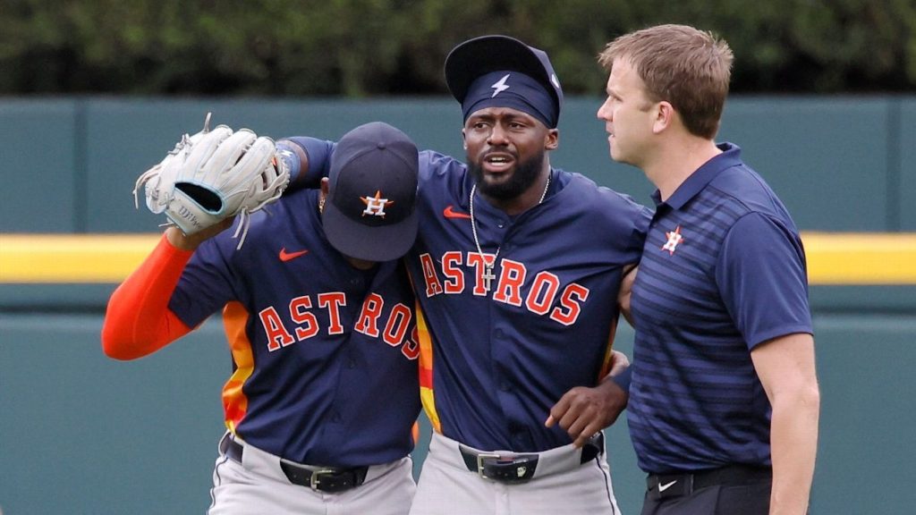 Astros' Taylor Trammell evaluated for concussion after fence crash