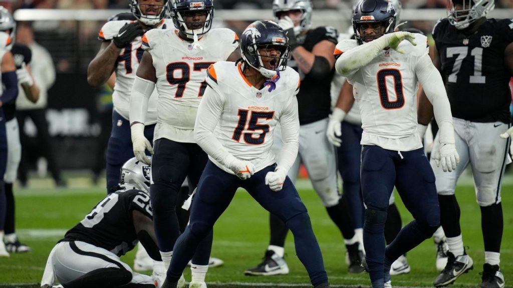 Broncos LB Nik Bonitto not practicing due to bone spur Broncos LB Nik Bonitto not practicing due to bone spur