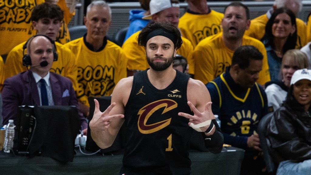 Cavaliers’ sharpshooting wing Max Strus out 3-4 months following foot surgery Cavaliers' sharpshooting wing Max Strus out 3-4 months following foot surgery