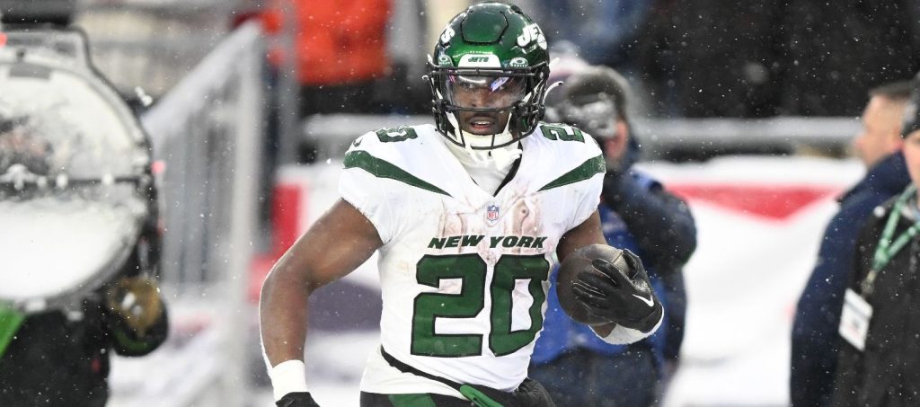 Consensus Fantasy Football Busts: Buy Low or Fade? (2025) Consensus Fantasy Football Busts: Buy Low or Fade? (2025)