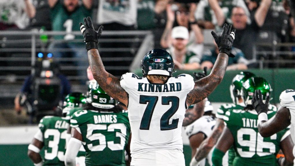 Eagles trade OT Darian Kinnard to the Packers Eagles trade OT Darian Kinnard to the Packers