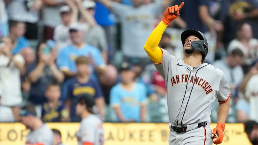 Giants’ Adames gets ovation, then homers in Milwaukee return Copy Link