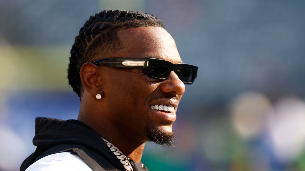 Giants WR Malik Nabers has minor back issue, sources say Giants WR Malik Nabers has minor back issue, sources say