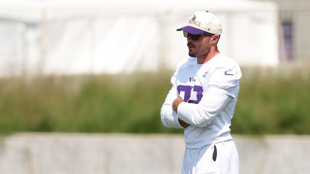 Harrison Smith dealing with health issue, will be evaluated weekly