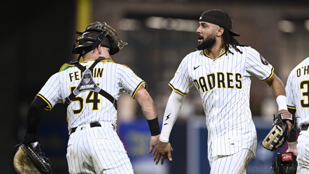 MLB Power Rankings: Brewers still No. 1, Padres rise as serious threat to Dodgers MLB Power Rankings: Brewers still No. 1, Padres rise as serious threat to Dodgers