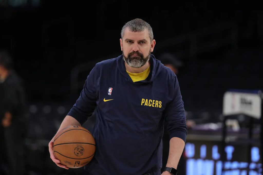 Pacers mutually part ways with assistant coach Mike Weinar, 2 months after NBA Finals run Download app from appStore
