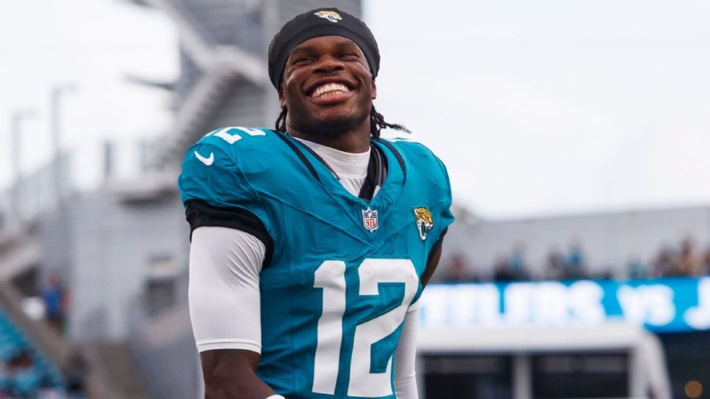Tough fantasy football draft-day decisions: Can you pick a top-5 QB and top-3 TE and still like your team?