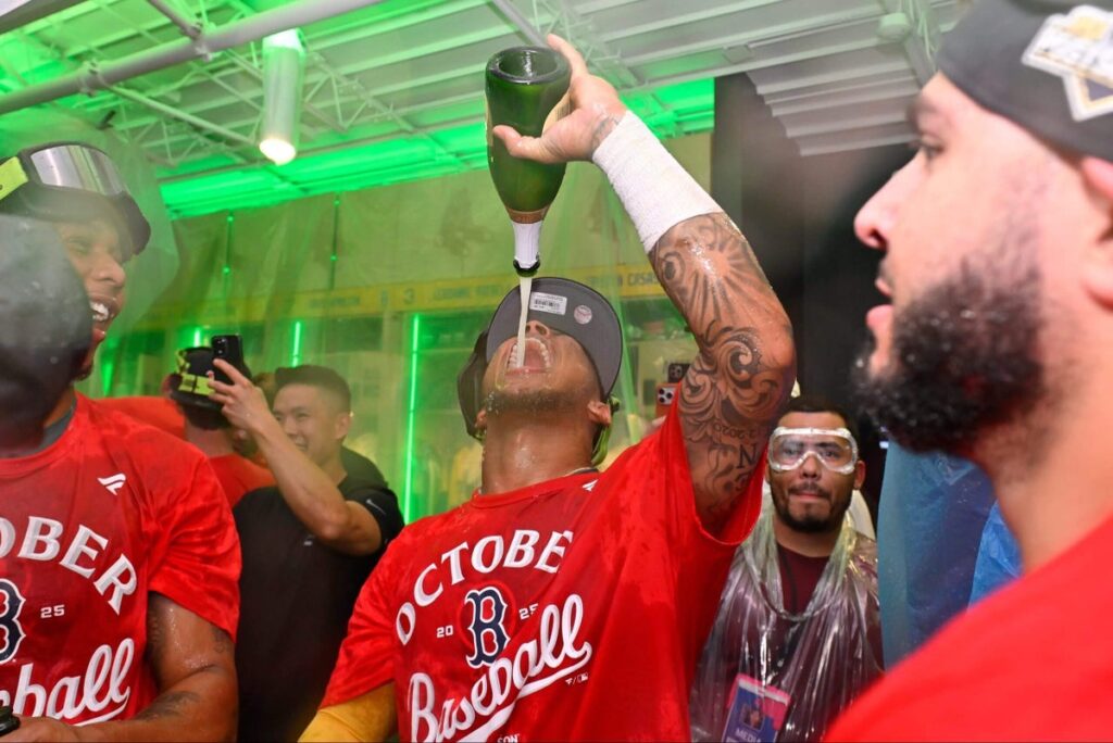 AL playoff race takeaways: Red Sox clinch wild-card berth, Blue Jays and Yankees stay atop East
