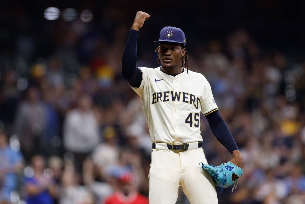 Brewers clinch NL Central for third straight season, eye MLB’s best record