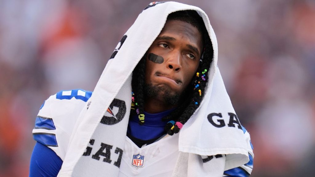 Cowboys' CeeDee Lamb injures ankle in loss, will have MRI