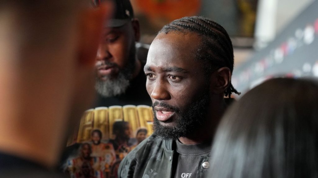 Crawford addresses alleged shoulder issue ahead of Canelo showdown