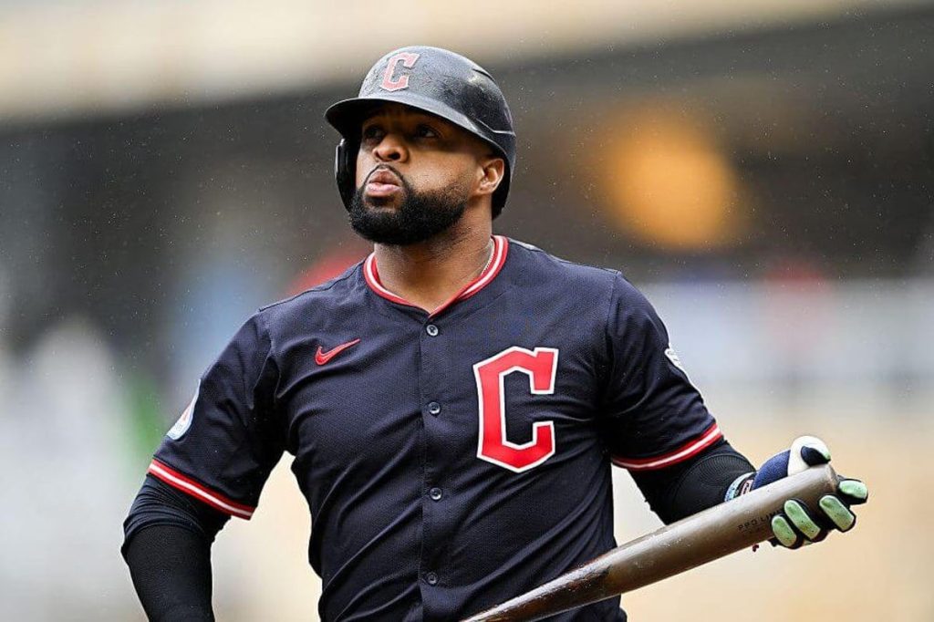 Cubs finalizing deal to add Carlos Santana for playoff push: Sources