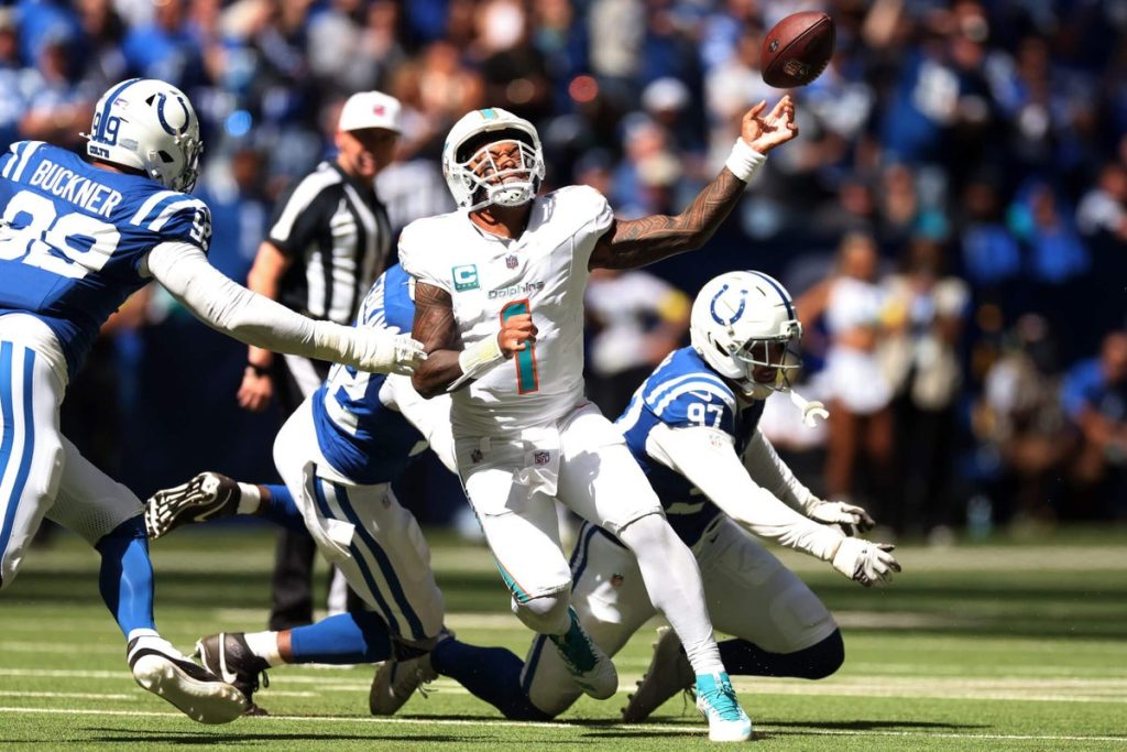 Dolphins hold players-only meeting after Week 1 drubbing to Colts