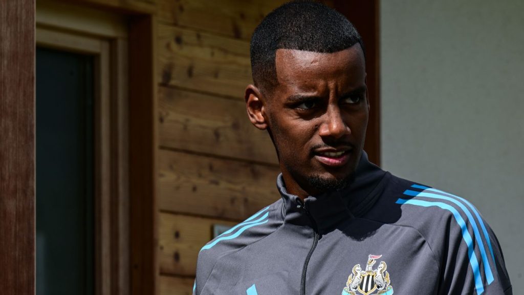 LIVE Transfer rumors, deadline day news: Isak to Liverpool agreed LIVE Transfer rumors, deadline day news: Isak to Liverpool agreed