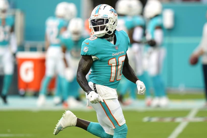 Miami’s Tyreek Hill is ‘absolutely’ on track to play Week 1 vs. the Colts Tyreek Hills Dolphins pic