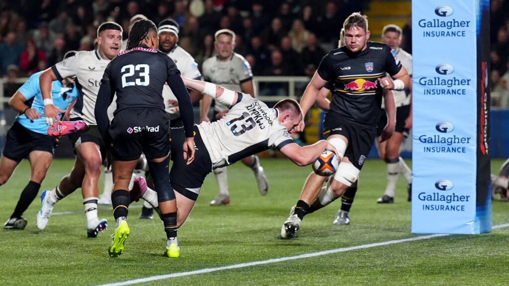 Saracens' Nick Tompkins goes over for a try