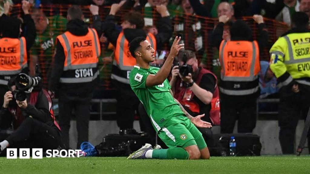 Republic of Ireland 2-2 Hungary: Adam Idah ends busy week with crucial goal Adam Idah celebrates his goal for the Republic of Ireland against Hungary