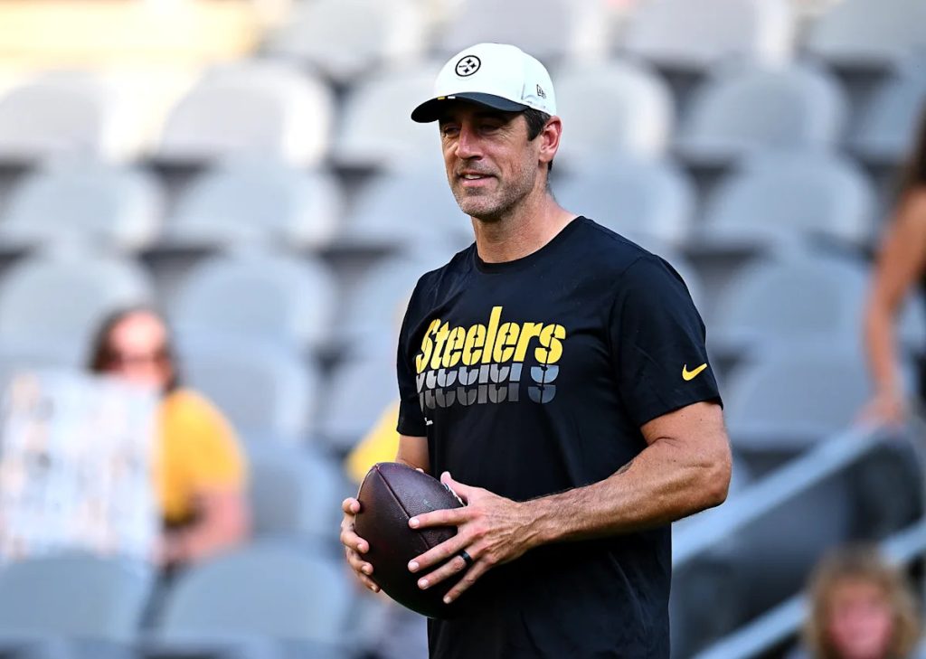 Steelers pick Aaron Rodgers among 4 team captains in 1st year with team Download app from appStore