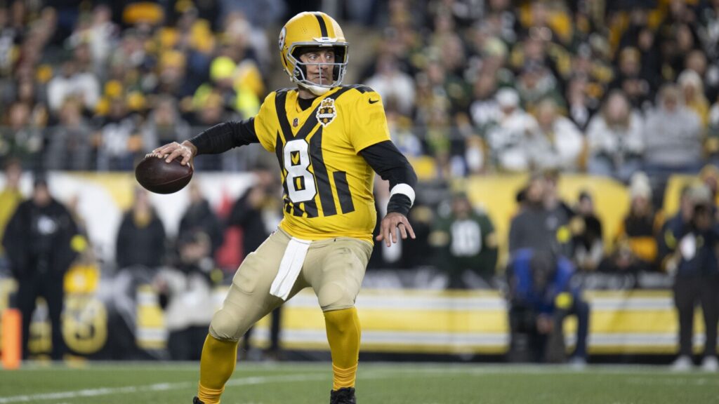 Aaron Rodgers: Acrisure Stadium field was “in slightly better shape than the previous week” Aaron Rodgers: Acrisure Stadium field was "in slightly better shape than the previous week"