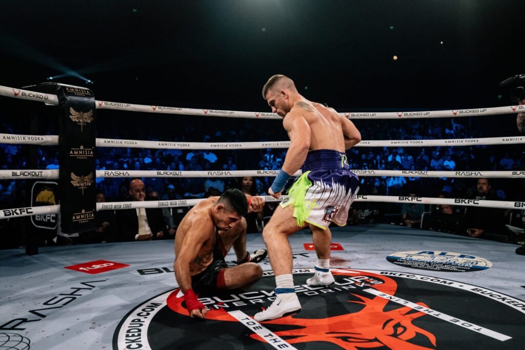 BKFC fighter aces their debut with flawless 5-second knockout at Fight Night event Ronny Hauser knocks down Julian Valencia in 5 seconds at BKFC Fight Night: Indiana