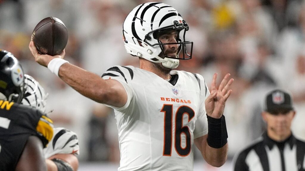 Bengals Fans Troll Browns in Video, Celebrate Joe Flacco Trade After Win vs. Steelers Bengals Fans Troll Browns in Video, Celebrate Joe Flacco Trade After Win vs. Steelers