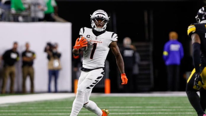 Bengals’ Ja’Marr Chase set the single-game receptions record (16) on TNF in Week 7 JaMarr Chase Bengals pic