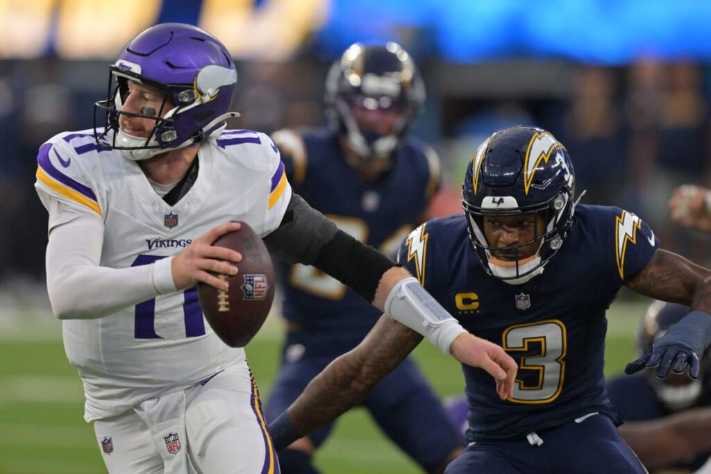 Chargers’ Derwin James, Vikings’ Christian Darrisaw ruled out with injuries Chargers’ Derwin James, Vikings’ Christian Darrisaw ruled out with injuries