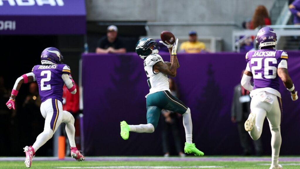 DeVonta Smith, Eagles passing attack are rebounding