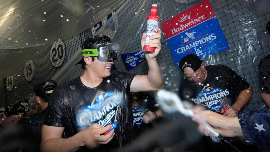 Dodgers strongly favored to win World Series over Blue Jays Dodgers strongly favored to win World Series over Blue Jays