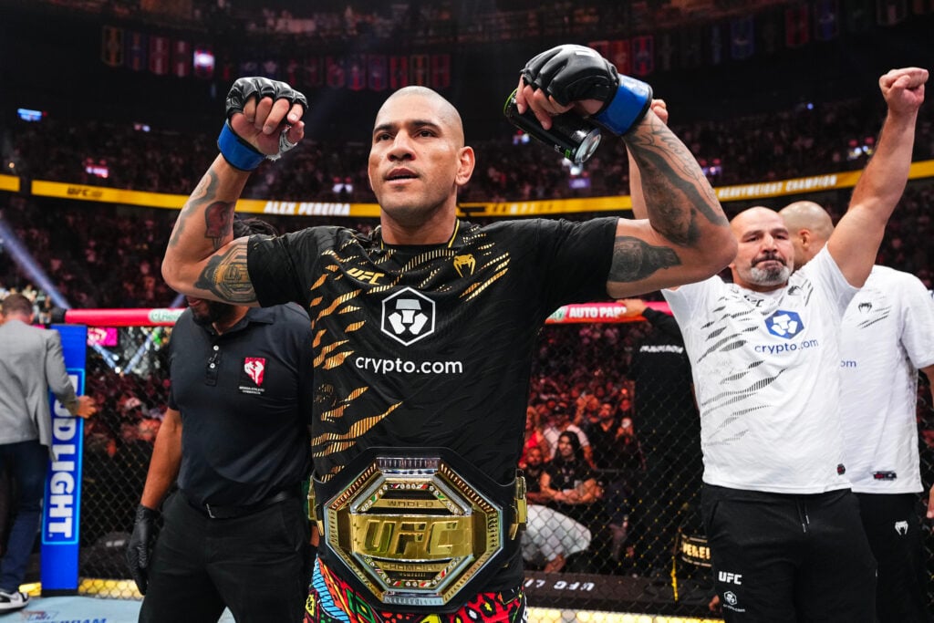 Former UFC champion announces he’ll be out of action until late 2026 following surgery Alex Pereira poses with his belt after winning at UFC 320