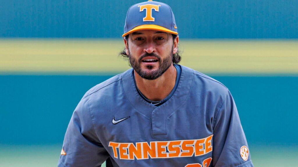 Giants close to hiring Tennessee coach Tony Vitello as new manager, per report Giants close to hiring Tennessee coach Tony Vitello as new manager, per report