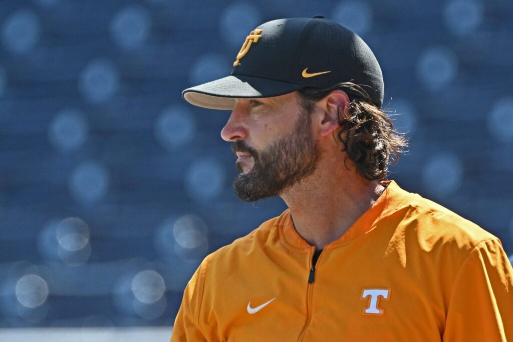 Giants closing in on hiring Tennessee coach Tony Vitello as next manager: Sources Giants closing in on hiring Tennessee coach Tony Vitello as next manager: Sources